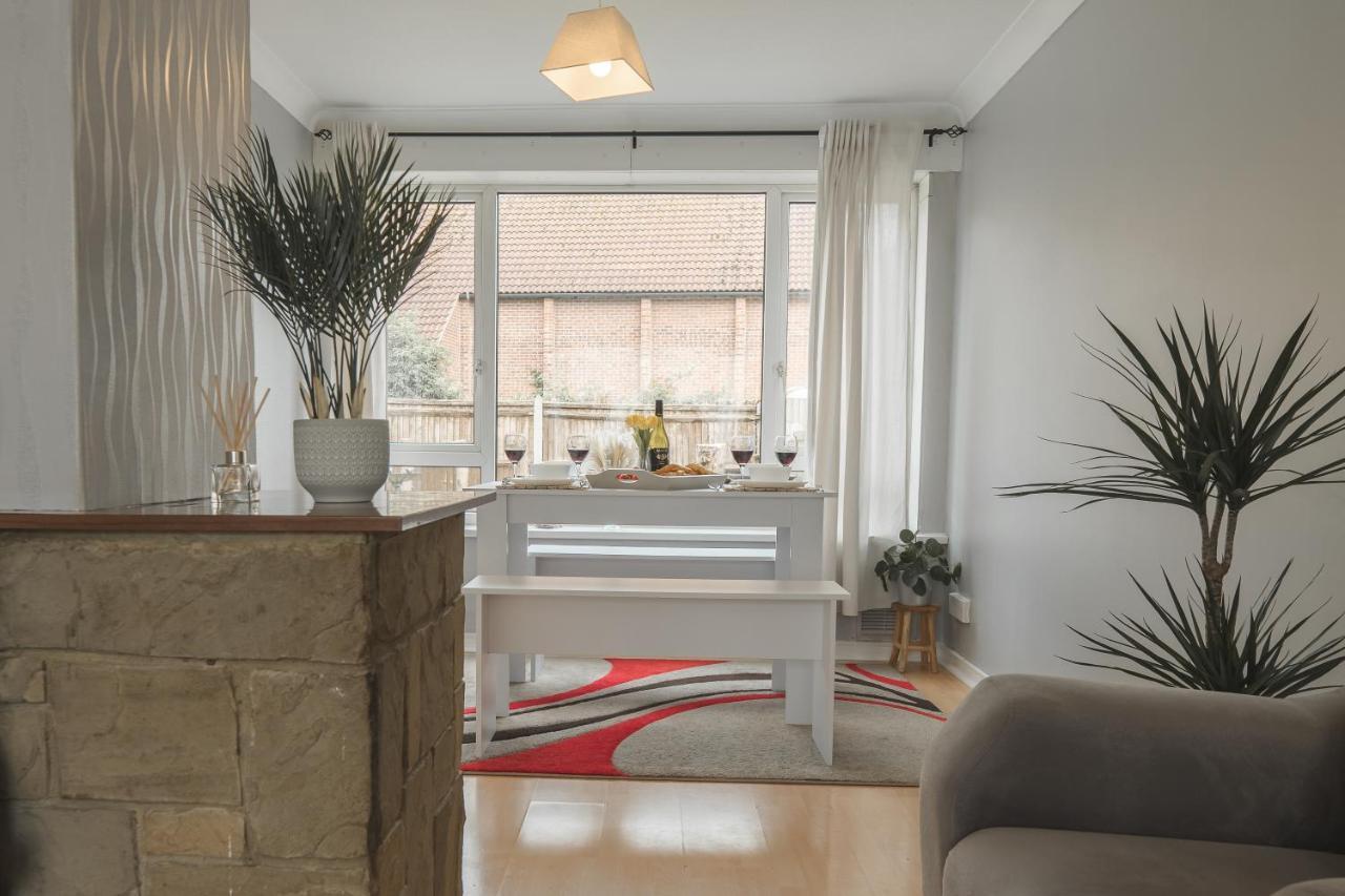 Вилла Idyllic 3-Bed House. 5-Min From Channel Tunnel Фолькустоун Экстерьер фото