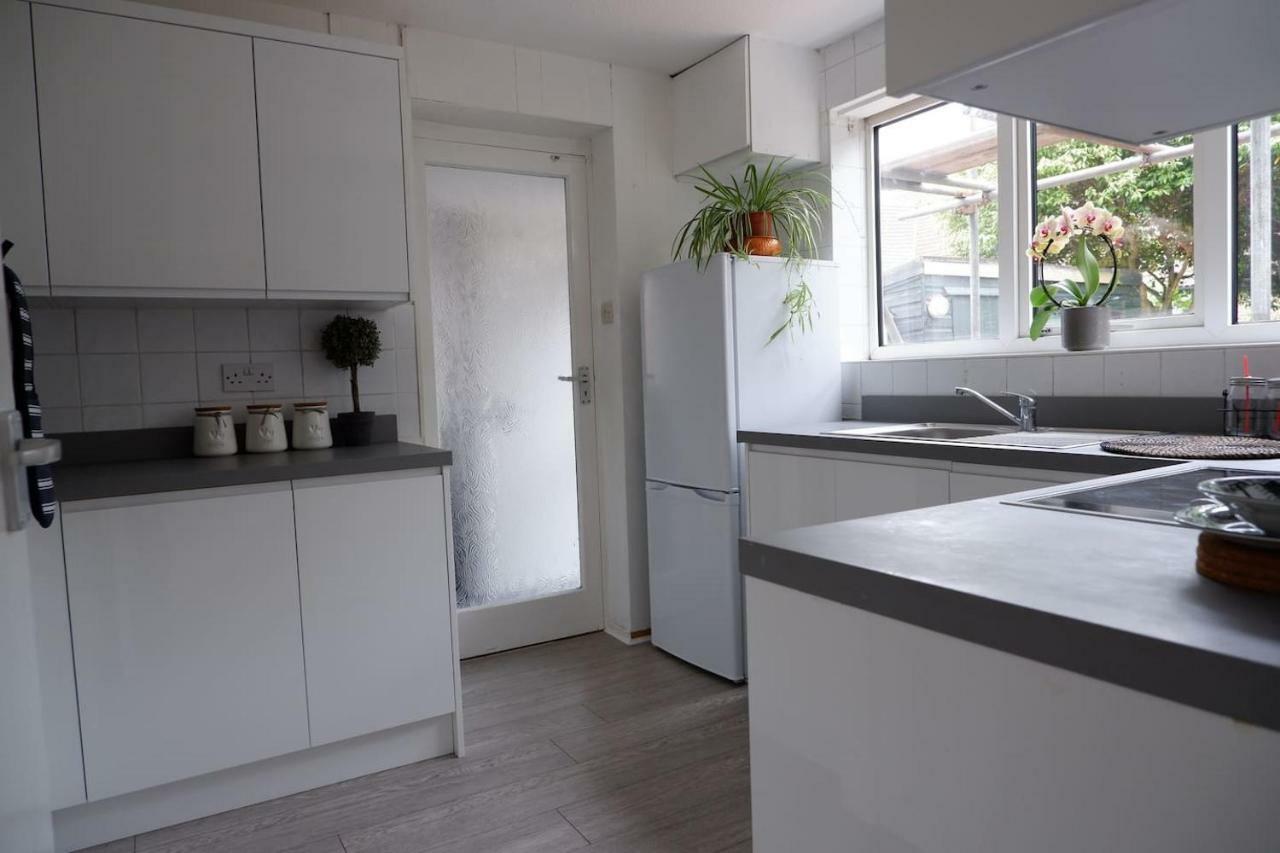 Вилла Idyllic 3-Bed House. 5-Min From Channel Tunnel Фолькустоун Экстерьер фото